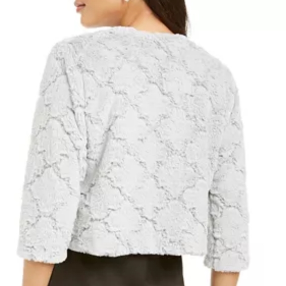 Signature by Robbie Bee, size L, faux fur shrug - Picture 3 of 7